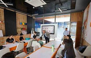 Başkan Kavuş’tan Meram Yaz Okulu’na sürpriz...