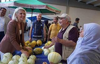 Başkan Subaşı, kapalı pazar esnafı ve vatandaşlarla...