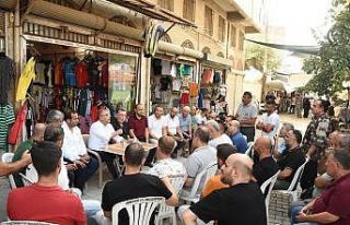 Başkan Yapar, Uzun Çarşı esnafıyla bir araya...