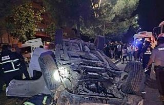 Batman’da hafif ticari araç devrildi: 2 yaralı