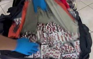 Bavulundan 5 bin 642 adet uyuşturucu hap çıktı:...