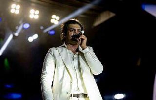 Bayhan Erzurum’da coşturdu