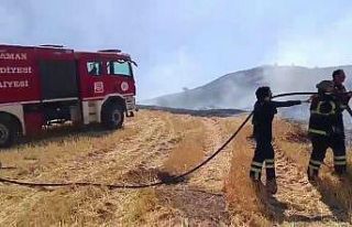Belediye itfaiyesinde staj yapan kadın stajyerler,...