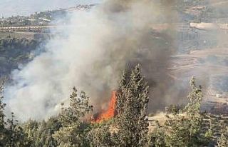Beton mikserleri ve iş makineleri ile yangını söndürmek...