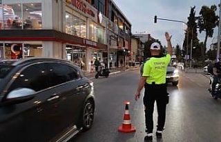 Bilecik’te 2 bin 428 şahıs ve 93 işyeri denetlenirken,...