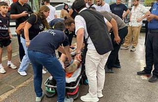 Bisikletten düşen çocuğun bacağına direksiyon...