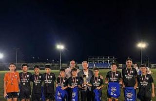 Buharkent’te futbol şöleni sona erdi, kupalar...