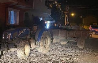 Bursa’da babasının kullandığı traktörün önüne...