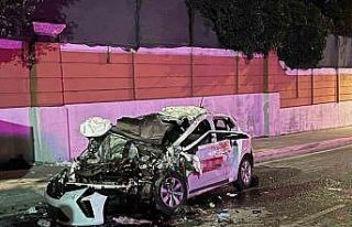 Büyükçekmece’de otomobil, TIR’a arkadan çarptı...