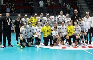 Büyükşehir hentbol takımı finalde