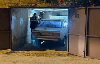 Çaldıkları otomobille kaza yapıp, otoparka park...