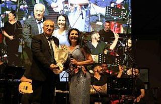 Çamelili vatandaşlar Ayşe Dinçer ile coşku dolu...