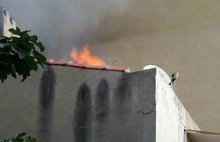 Çanakkale’de çatı katında çıkan yangın korkuttu