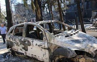 Çanakkale’de çıkan yangında evleri, araçları...