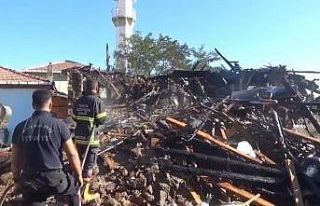 Çanakkale’de imamın evi yandı