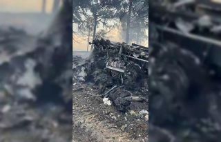 Çanakkale’de yanan itfaiye aracı hurdaya döndü