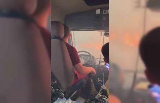 Çanakkale’deki yangında alevlerin arasında kalan...