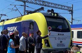 Çin-Türkiye demir yolu hattının ilk yük treni...