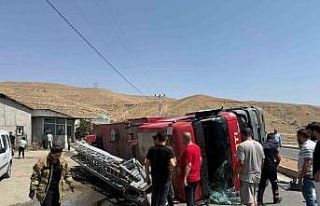 Cizre’de itfaiye aracının devrilip sürüklendiği...