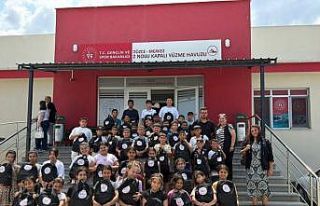 Çocuklara yüzme eğitimi