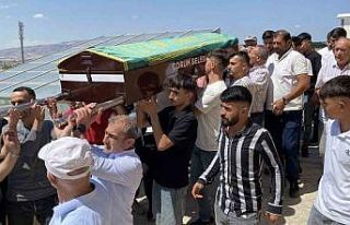 Denizde arkadaşıyla boğularak hayatını kaybeden...