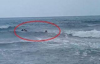 Denizde boğulma tehlikesi geçiren 2 şahsın ölümle...