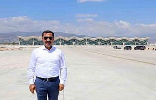 Depremde hasar alan Hatay Havalimanı’ndaki çalışmalarla...