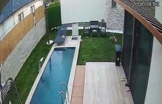 Depremde yüzme havuzu beşik gibi sallandı