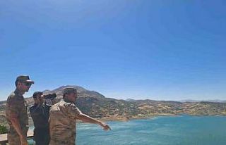 Dicle Kaymakamı Atış ve İlçe Jandarma Komutanı...