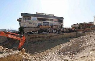 Dilovası Kent Meydanı’nda çalışmalar sürüyor