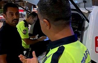 Direksiyon başında alkollü yakalandı, "Ehliyetimi...