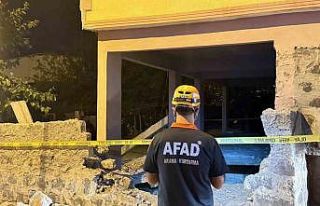 Diyarbakır’da bir evin balkonu çöktü: 2’si...