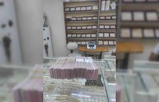 Dolandırıcılara 380 bin TL gönderecekken polis...