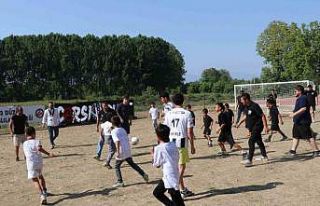 Düzceli Beşiktaşlılar köy okulunu boyayıp spor...
