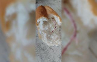 Elazığ’da ekmeğin içinden ip çıktı