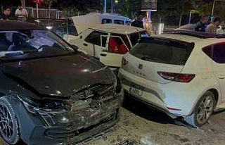 Elazığ’da zincirleme trafik kazası: 4 yaralı