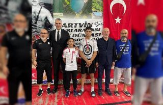 Elazığlı genç pehlivanlardan uluslararası başarı