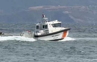 Erdek açıklarında ceset çıkarma çalışmaları...