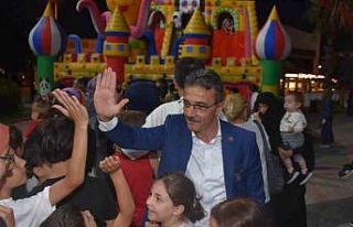 Erenler’de şenlik gecesi: Çocuklar doyasıya eğlendi