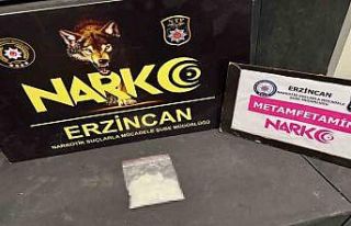 Erzincan’da 27,84 gram metamfetamin ele geçirildi,...