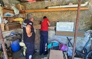 Erzincan’da boruya sıkışan yavru kediyi itfaiye...