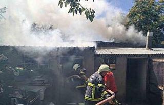 Erzincan’da odunlukta çıkan yangın itfaiyenin...