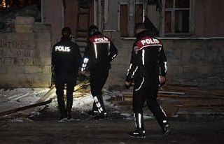 Erzincan’da polisten kaçan şüphelinin üzerinden...