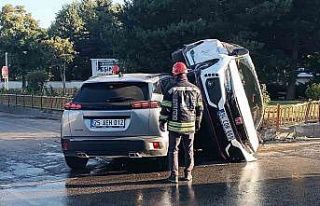 Erzurum’da araçlar yan yattı
