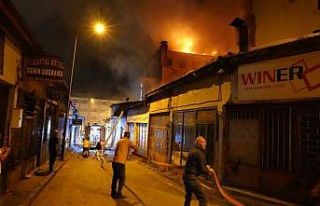 Erzurum’da korkutan yangın: Çok sayıda iş yeri...