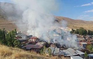 Erzurum’da köyde çıkan yangında 15 ev kullanılamaz...
