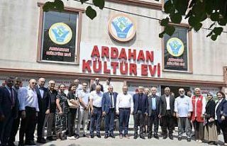 Esenyurt Belediye Başkan Vekili Aksoy, kahvaltı...