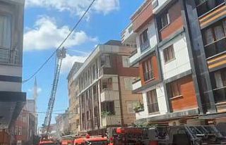 Eyüpsultan’da çatı tadilatı sırasında yangın...