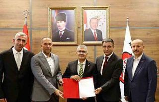 Farklı meslek gruplarına yapay zeka eğitimi protokolü...