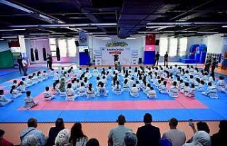 Fatih’te taekwondo gösterisi: 150 lisanslı sporcu...